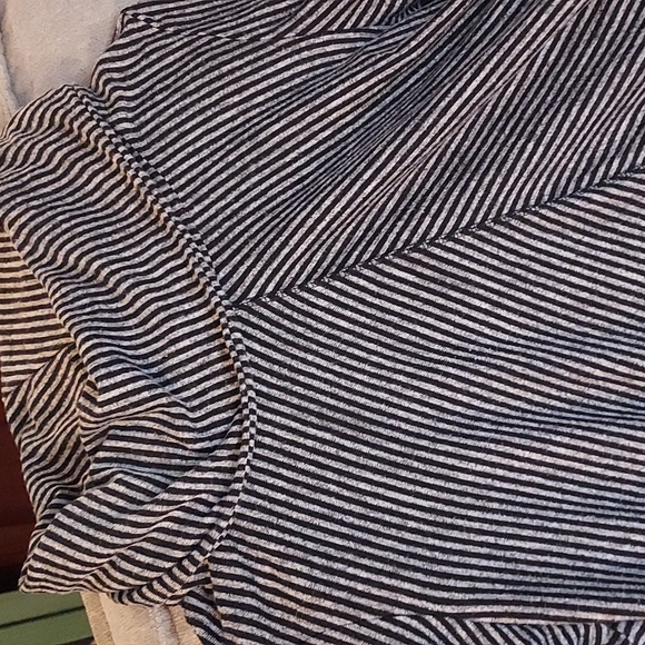 Grey/Black Cowl Neck Sweater, Size 24W, 70% Polyester, 25% Viscose, 5% Elastane - Picture 3 of 6